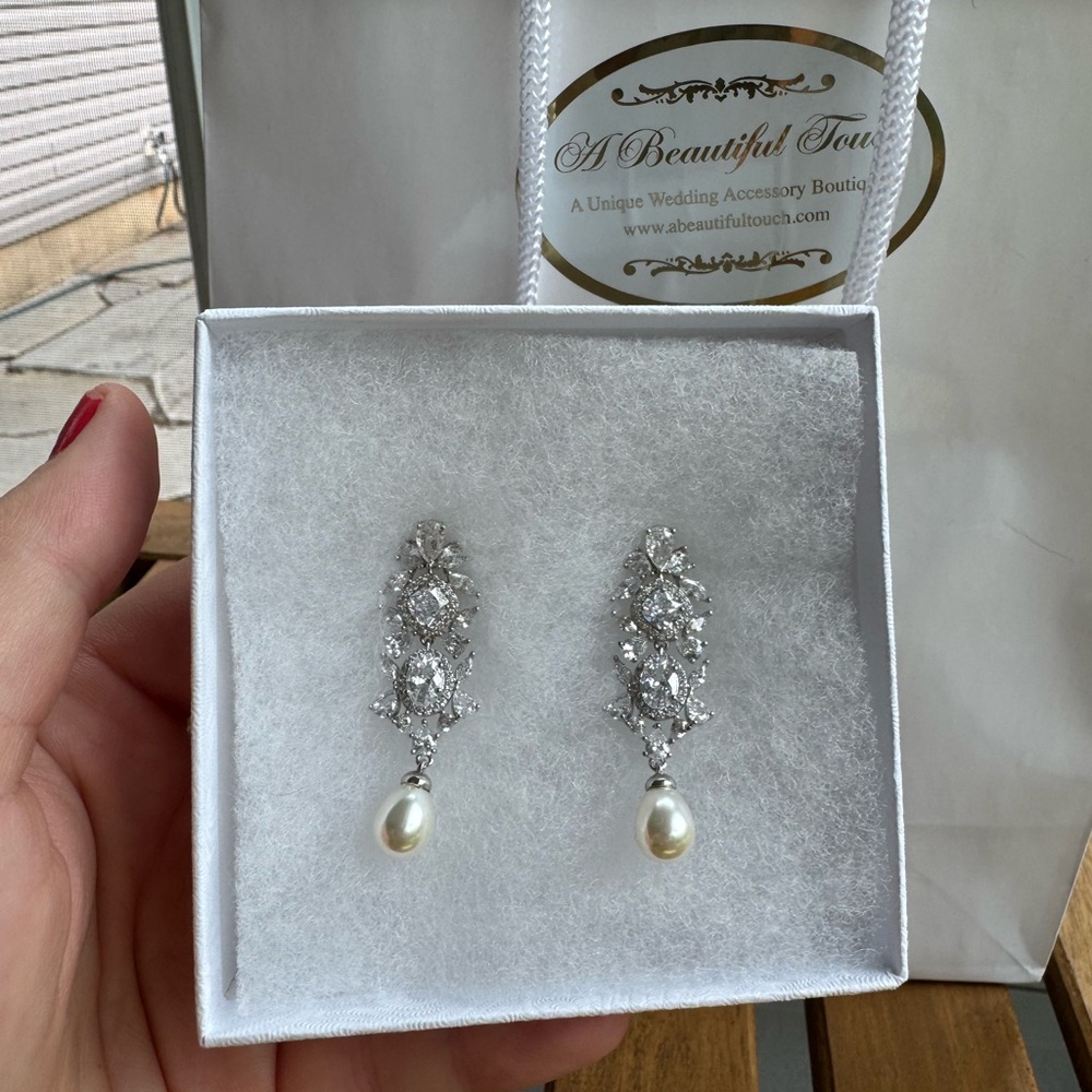 NEW chandelier Earrings - Bridal - Cubic Zirconia and Pearl